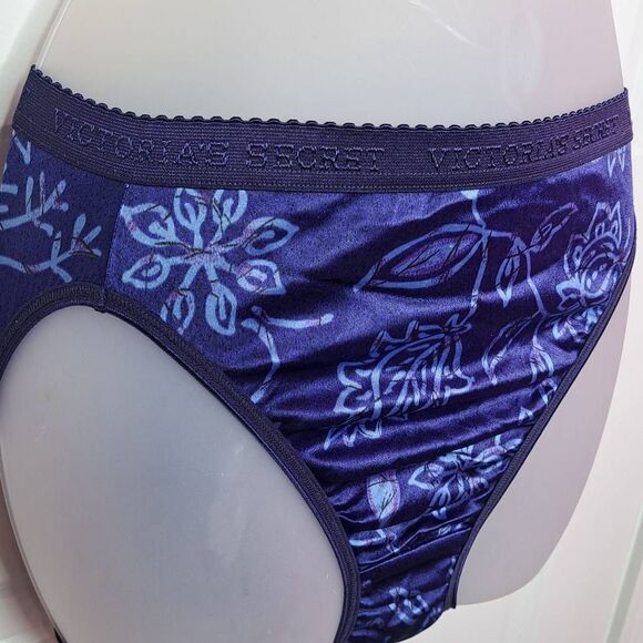 Victoria's Secret Vintage Women's Second Skin Blue Satin Matching Floral Set 34D - Picture 5 of 12